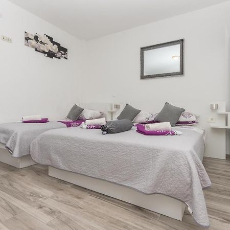 Apartmani Franko Baska Voda Luaran gambar
