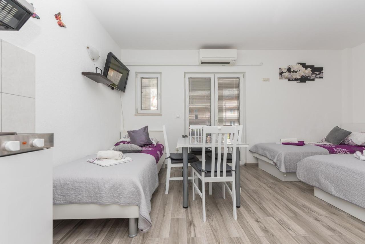 Apartmani Franko Baska Voda Luaran gambar