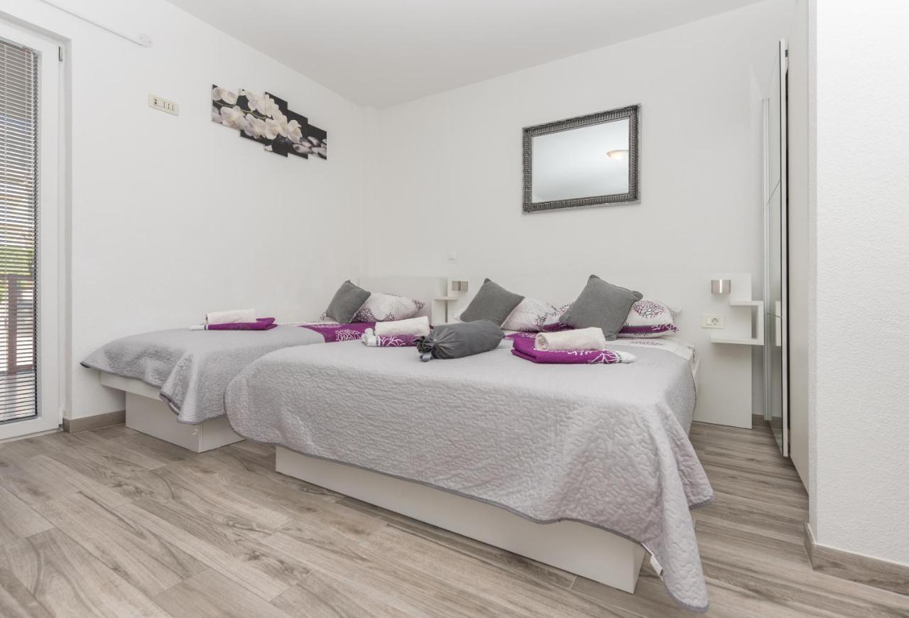 Apartmani Franko Baska Voda Luaran gambar