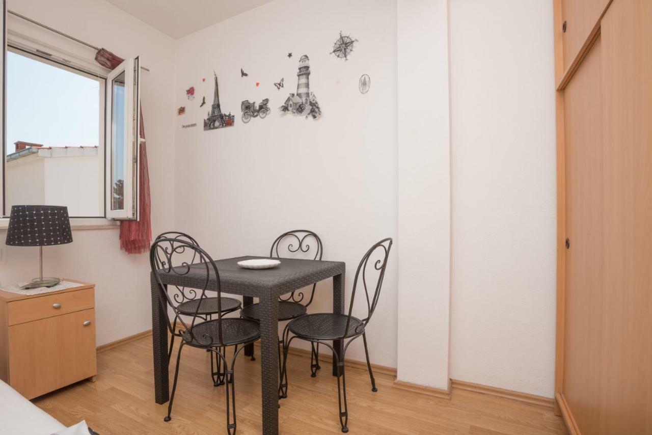 Apartmani Franko Baska Voda Luaran gambar