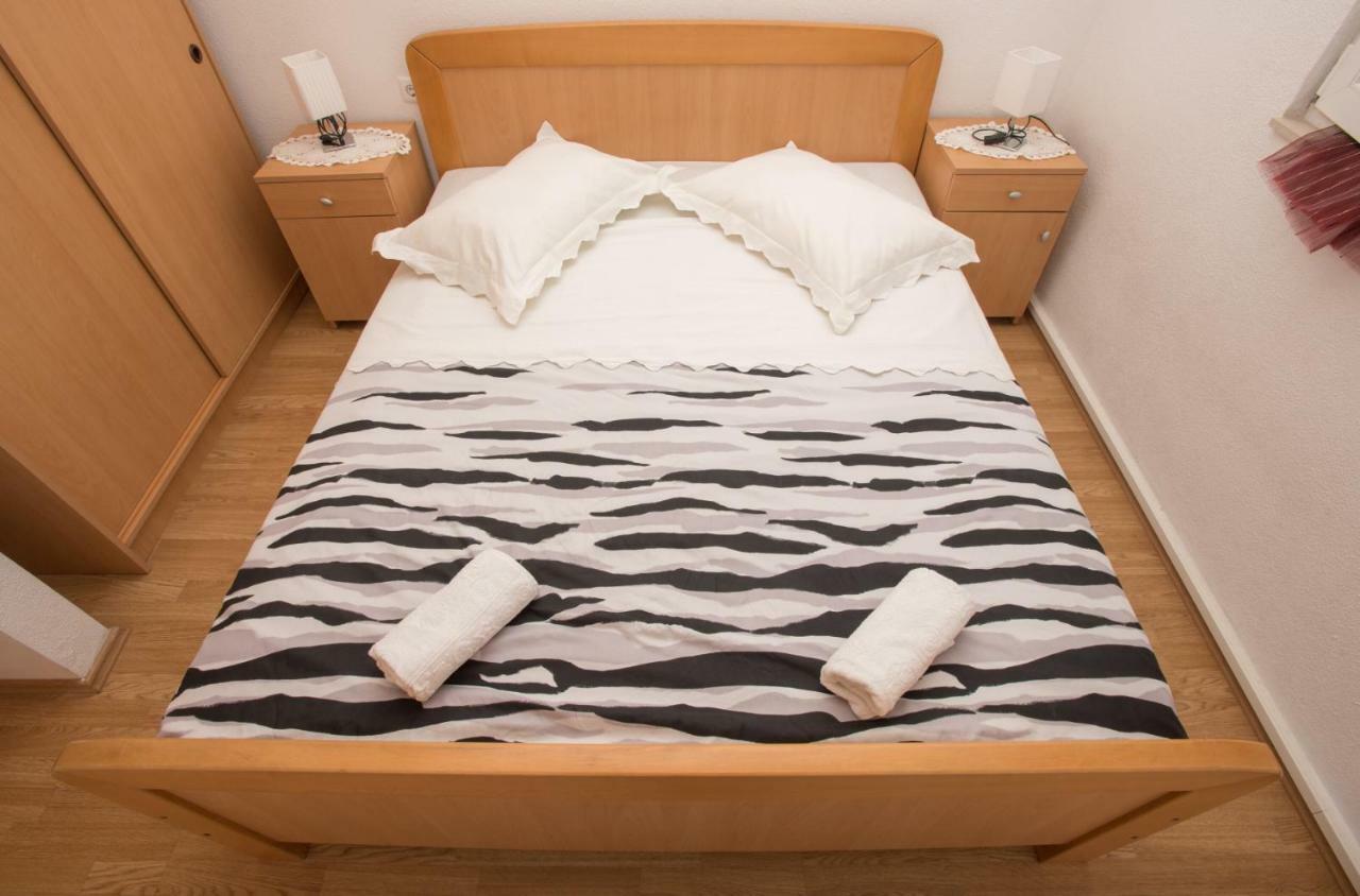 Apartmani Franko Baska Voda Luaran gambar