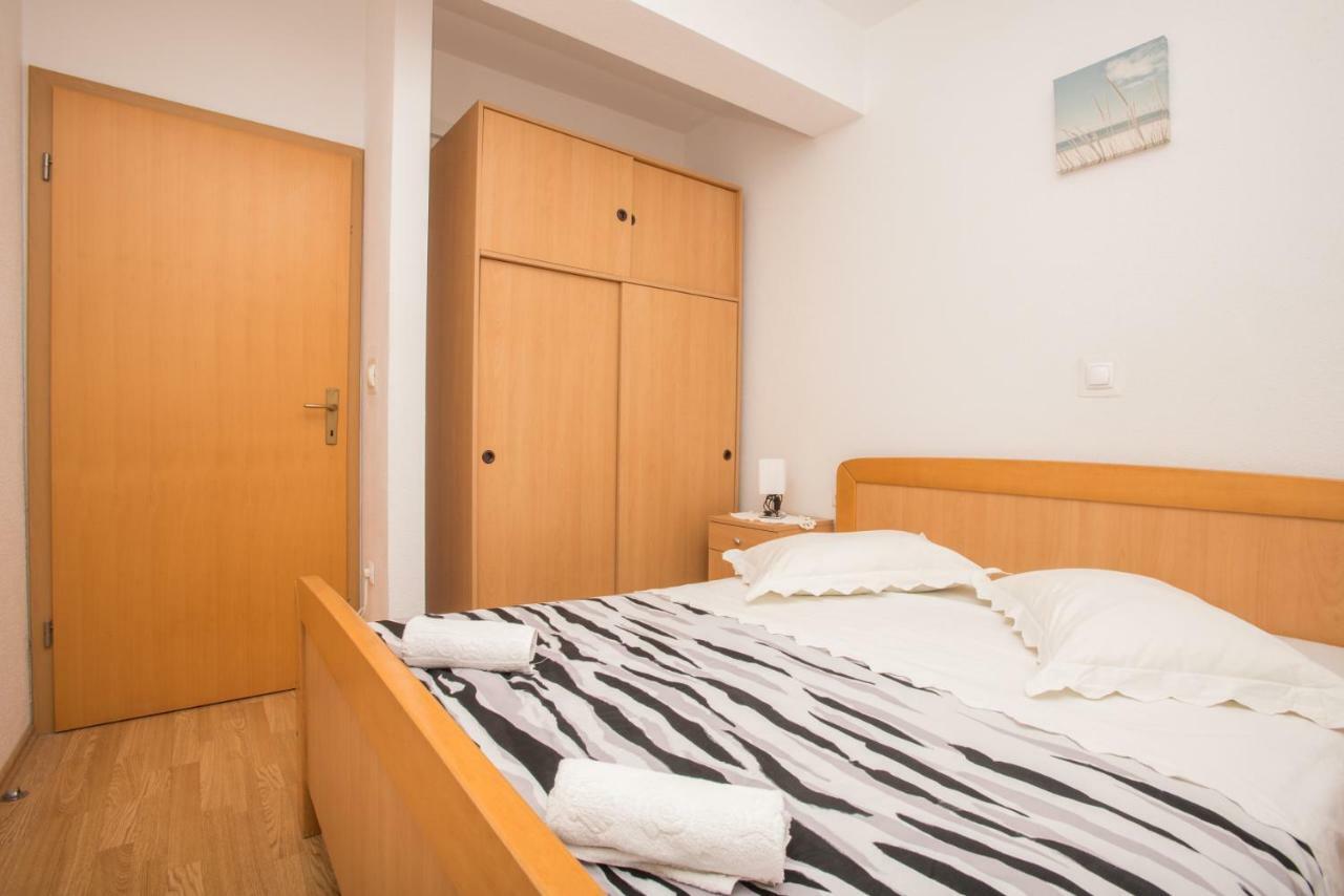 Apartmani Franko Baska Voda Luaran gambar
