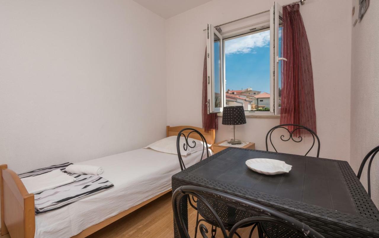 Apartmani Franko Baska Voda Luaran gambar