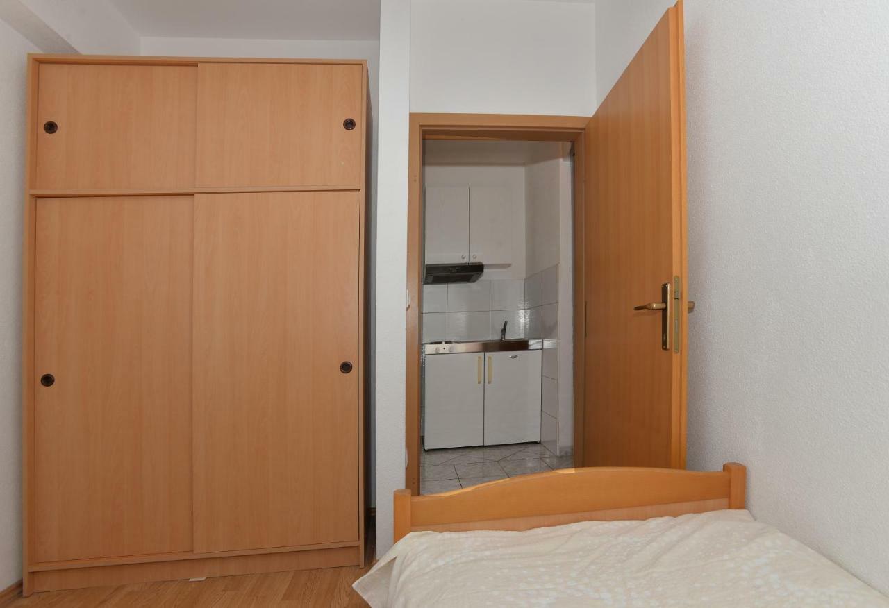 Apartmani Franko Baska Voda Luaran gambar
